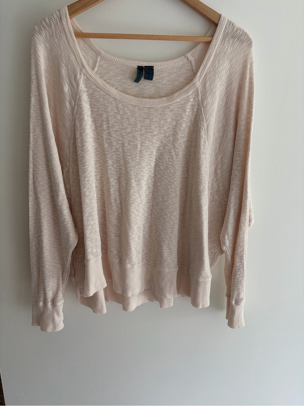 Anthropologie - Left of Center- Relaxed Scoop Neck Long Sleeve in Cream